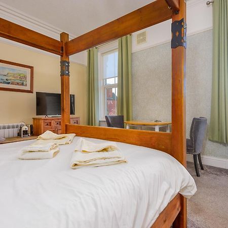 Hillcrest Whitby Bed & Breakfast Екстериор снимка