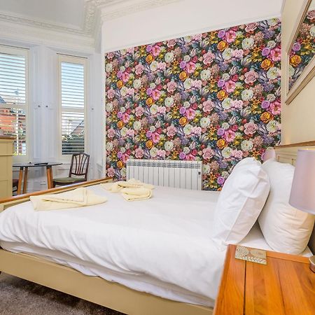 Hillcrest Whitby Bed & Breakfast Екстериор снимка