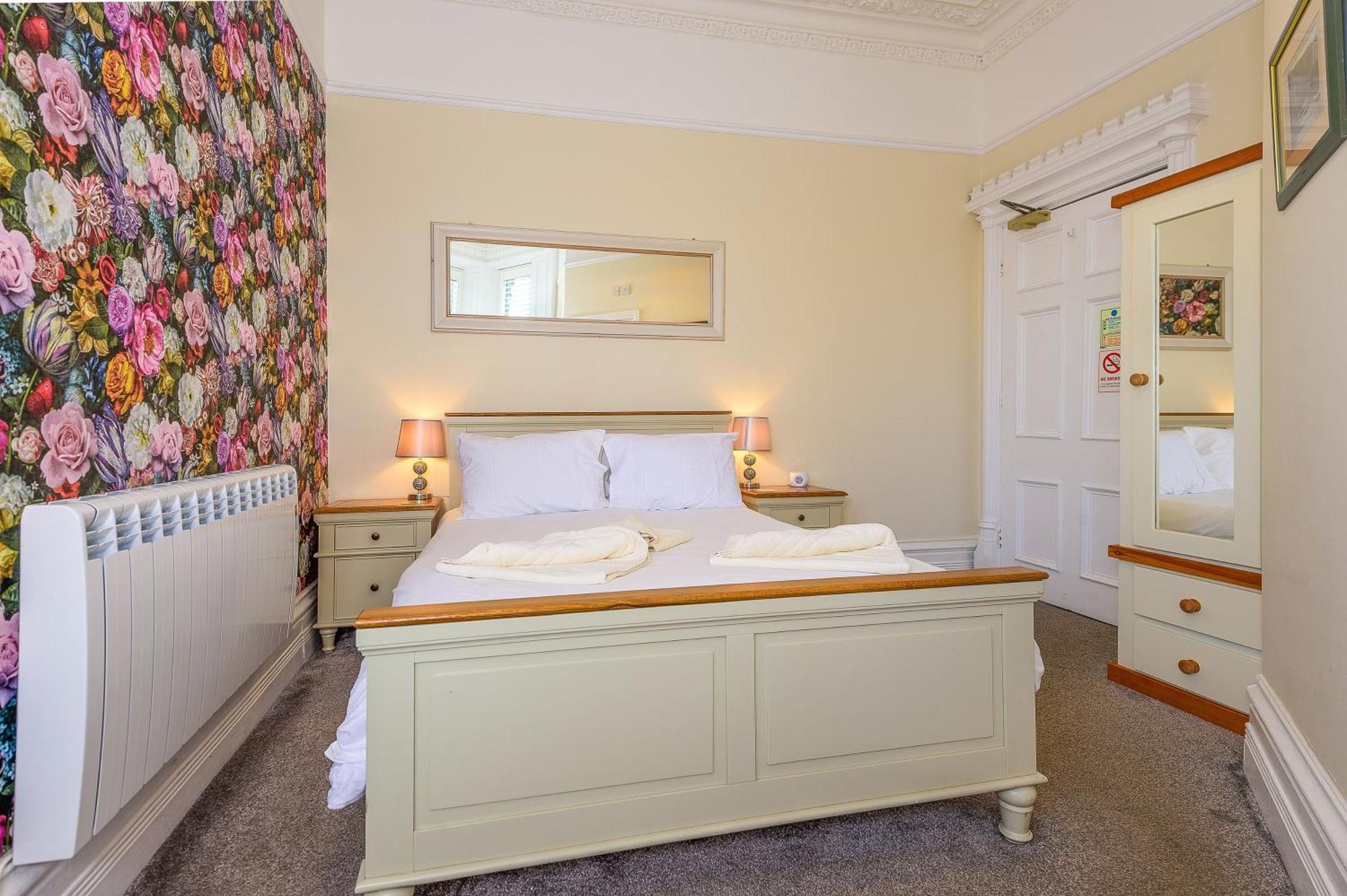 Hillcrest Whitby Bed & Breakfast Екстериор снимка