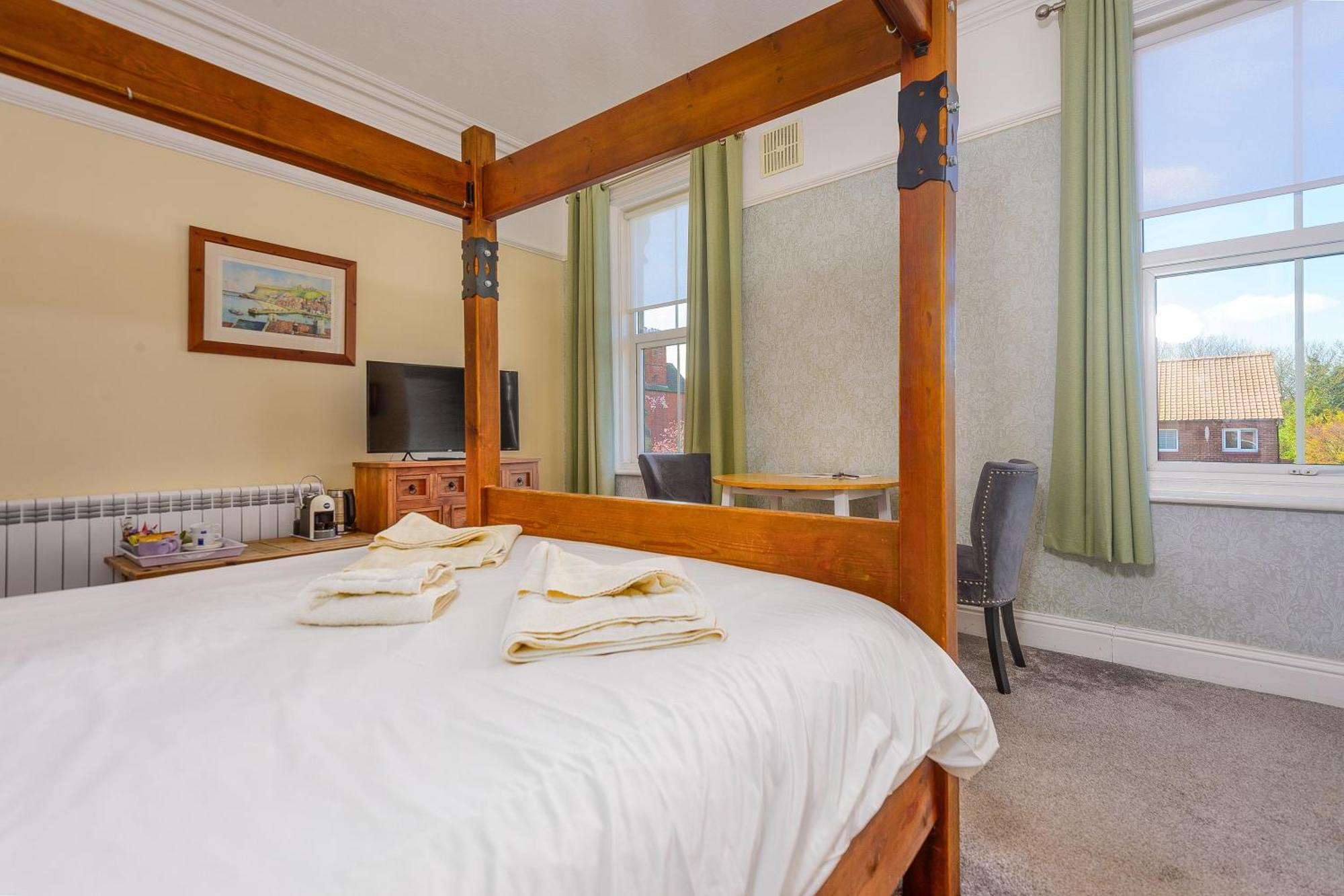 Hillcrest Whitby Bed & Breakfast Екстериор снимка