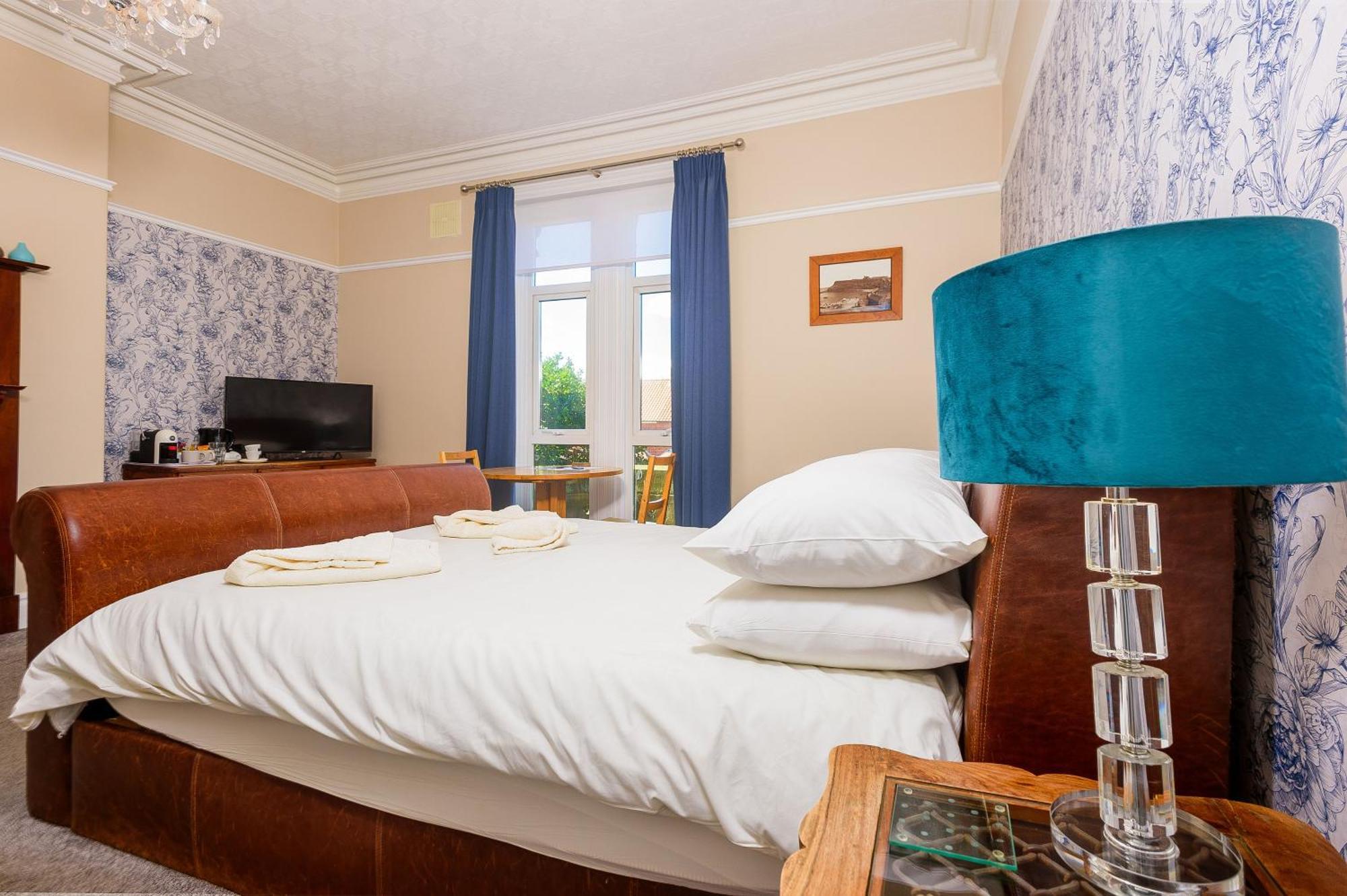Hillcrest Whitby Bed & Breakfast Екстериор снимка